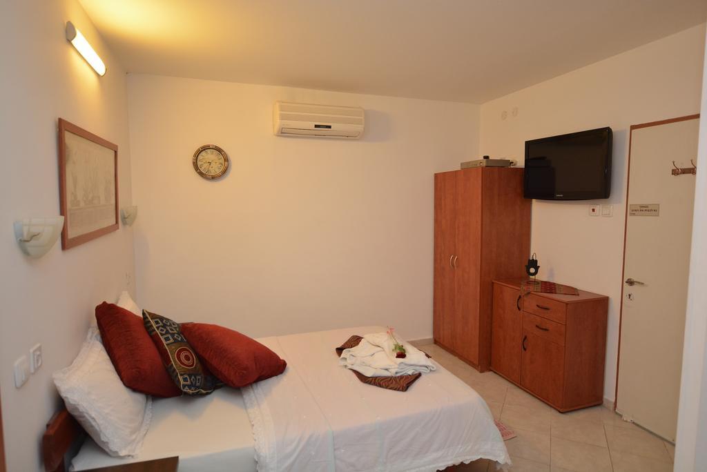 ホテル Mali Country Hospitality エイラート エクステリア 写真
